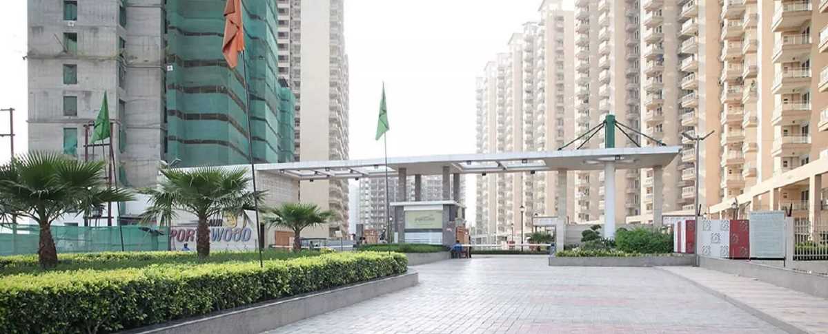 नोएडा में गौर स्पोर्ट्सवुड सोसाइटी की 24वीं मंजिल से गिरकर नौकर की मौत, पुलिस जांच में जुटी नोएडा में गौर स्पोर्ट्सवुड सोसाइटी की 24वीं मंजिल से गिरकर नौकर की मौत, पुलिस जांच में जुटी